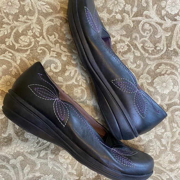 Dansko Black Flats 39 - Picture 3 of 7